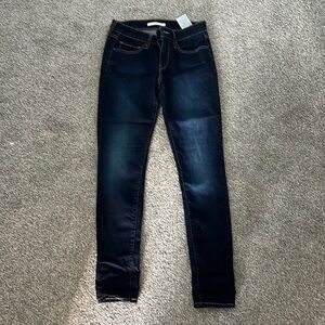 Levi’s 711 skinny dark wash